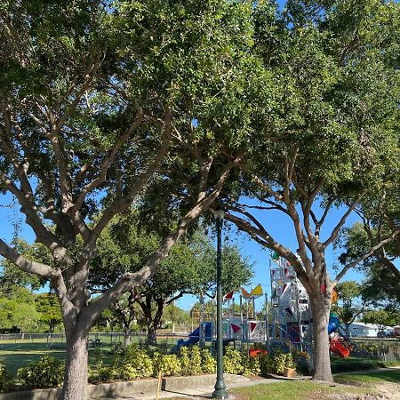 Cozy Studio Near Atlantic Ave W/Private Patio Lejlighed Delray Beach Eksteriør billede